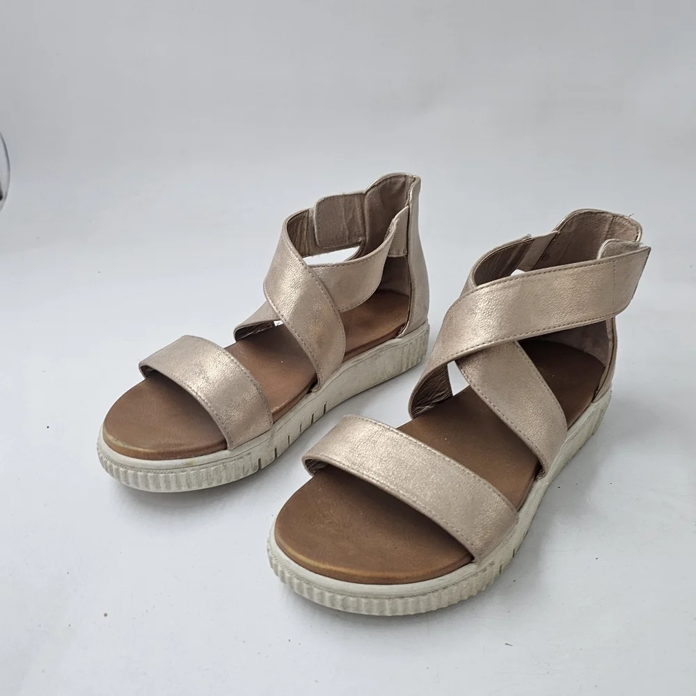 MIA Kids Minka Platform Sandals Rose Gold Metallic Girls Size 5